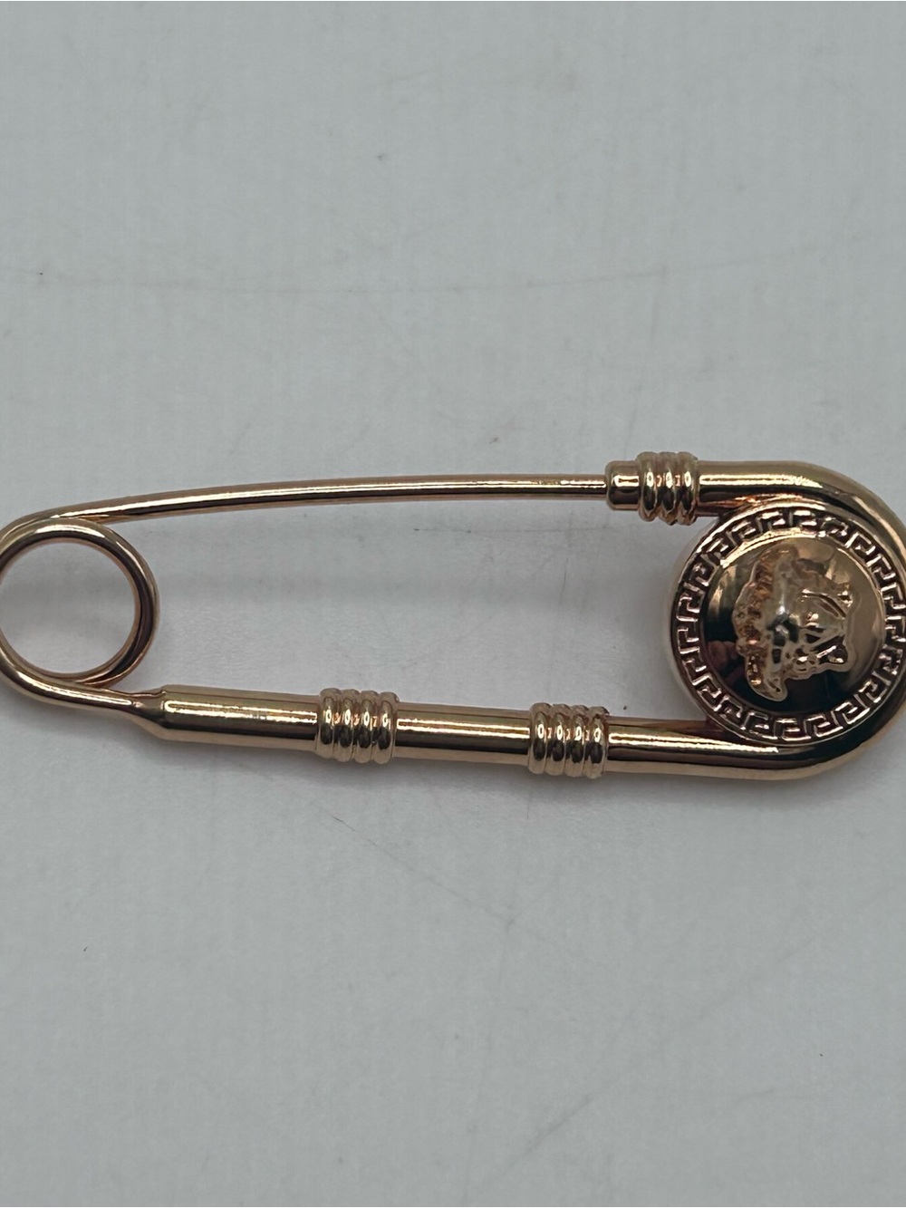 Versace Medusa Safety Gold Color Pin Brooch Accessories Large New W/O Tag - Picture 4 of 5